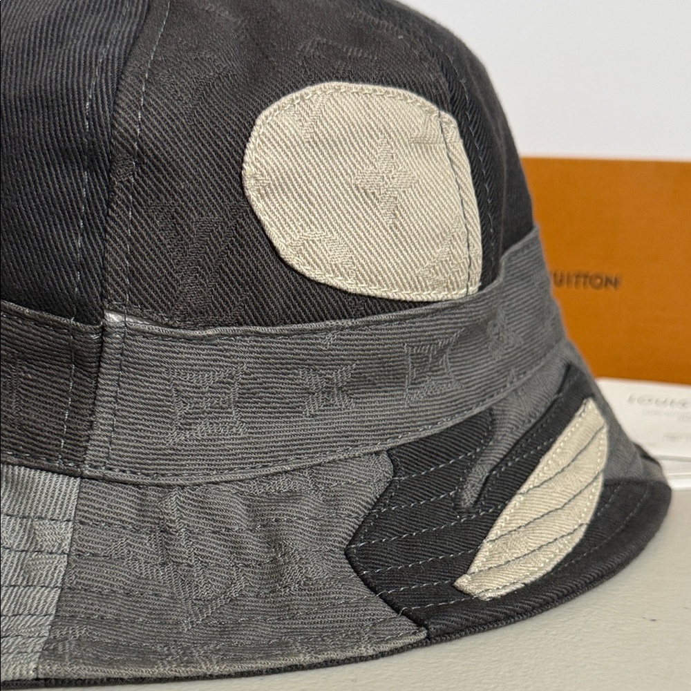 Louis Vuitton DENIM Monogram portrait Bucket Hat in Gray and Black medium - Picture 6 of 15
